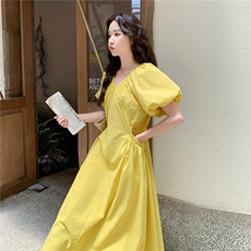 法式黄色度假风连衣裙女2025夏季新款高级感宽松V领泡泡袖长裙，女装连衣裙，2C081