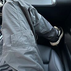 灰色