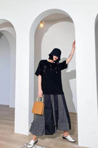 现货，设计款特色盼扣上衣，黑白两色MLXL，女装，弗气