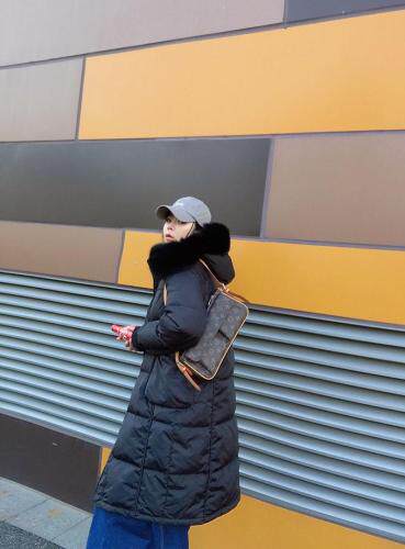 狐狸毛大毛领长款羽绒服，女装羽绒服，尚映