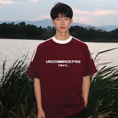 酒红色