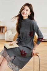 蕾丝针织连衣裙女秋冬2025新款配大衣中长款内搭妈妈毛衣打底裙，女装羊毛衫，艾米