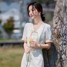 2025年夏季新中式复古提花短袖上衣V领时尚减龄，女装衬衫，卡杰菲