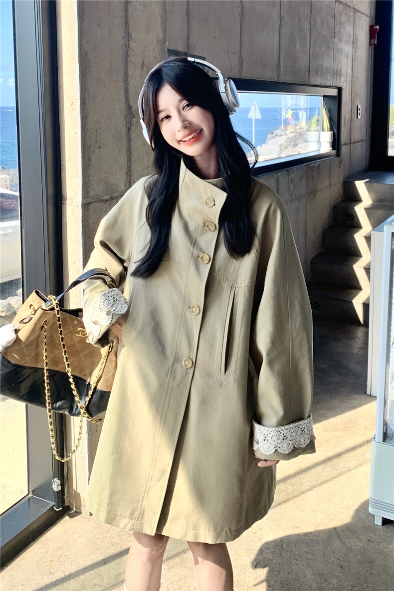 卡其色韩系蕾丝袖口拼接风衣外套女2026秋设计感气质休闲翻领大衣，女装风衣，2C159