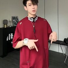 酒红色