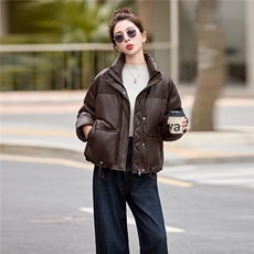 pu皮短款羽绒服女冬季2025新款小个子今年流行款加厚保暖外套立领，女装羽绒服，依万里