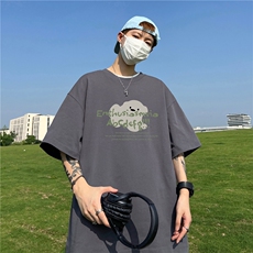 深灰色
