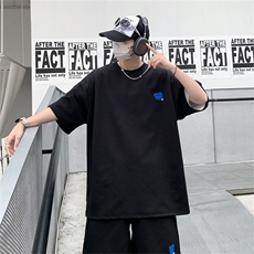 黑色短袖