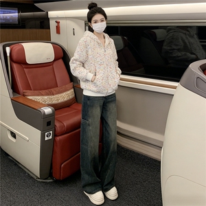 韩系穿搭休闲运动套装女秋季慵懒风连帽碎花卫衣外套牛仔裤两件套图片