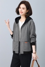 运动卫衣女2025新款时尚春秋穿搭一整套小个子搭配妈妈，女装短外套，忆绮罗