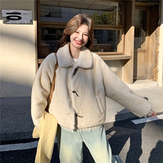 杏色奶fufu软糯羊羔毛短外套女2026冬新款90白鸭绒暖加厚皮毛一体，女装羽绒服，2C159