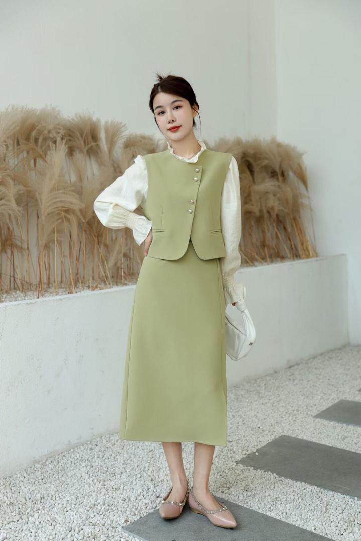 春款连衣裙，女装连衣裙，依生伴