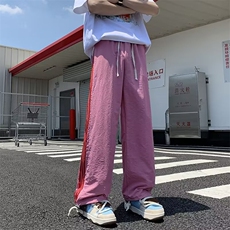 粉红色