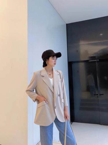 现货2021春季新品净版韩版小西装不挑人颜色美丽，女装西装，蓝典