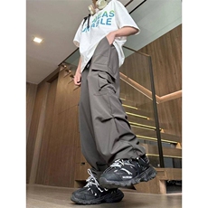 灰色