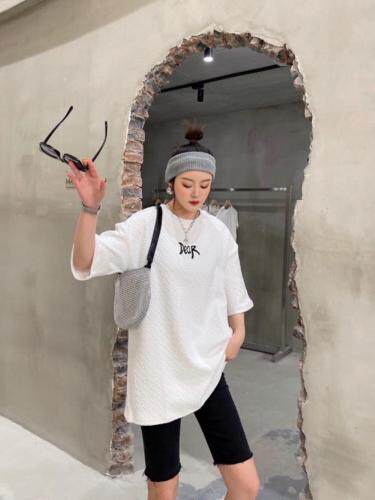 现货，2021春款提花短袖宽松T恤，女装T恤，坚持到底