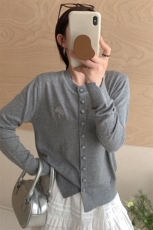 春季新款女士舒适简约金银线绣花针织开衫长袖，女装针织衫/毛衣，佰米娇羊绒