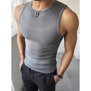 无缝背心肌理感撸铁训练球服坎肩无袖跑步健身衣速干衣BX15P35,冬天的棉帽衣怎么搭配好看图片