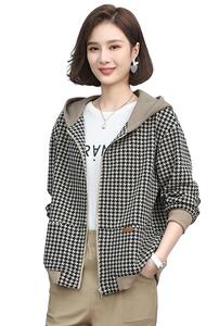 加绒加厚2024秋冬款新款中老年妈妈短款外套女秋冬装卫衣中年上衣图片