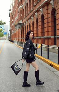 韩式牛仔领镶拼羽绒服（90绒）图片