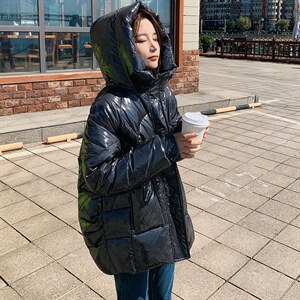 白鸭绒亮面短款羽绒服女新款时尚保暖羽绒外套图片