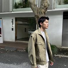 卡其色