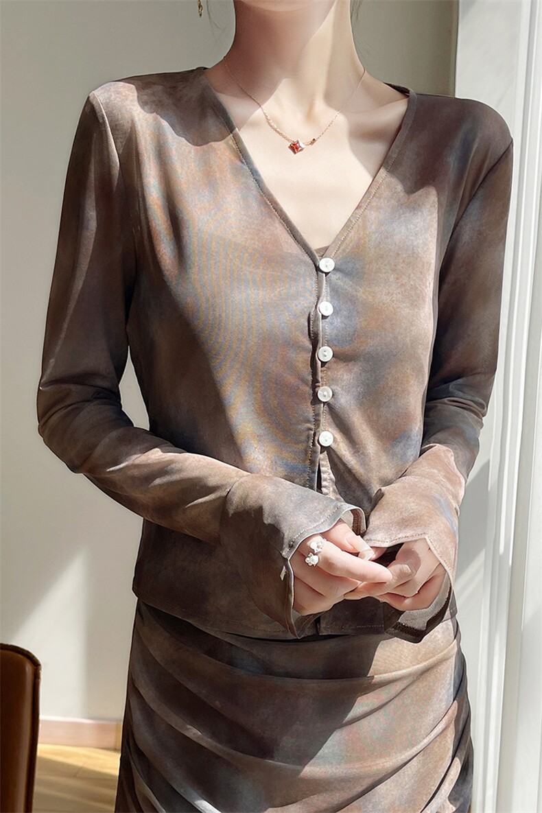 复古晕染渐变V领长袖T恤女夏季新款开衫修身别致微透网纱上衣小衫,女装蕾丝衫/雪纺衫,圣丽羊绒