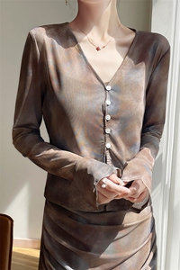 复古晕染渐变V领长袖T恤女夏季新款开衫修身别致微透网纱上衣小衫图片