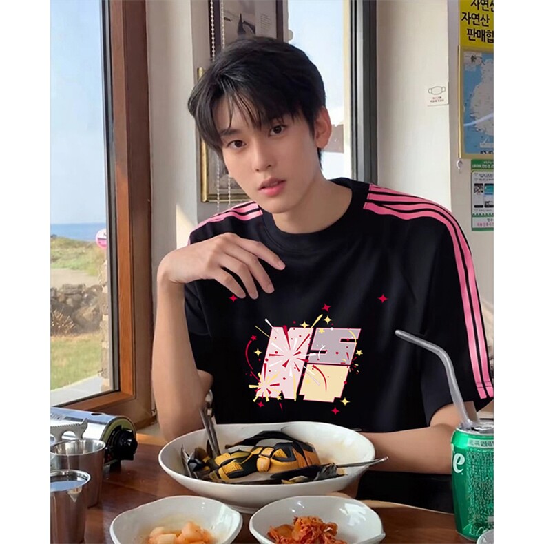 抖音得物品质二开240克宽松纯棉美式潮牌印花三条杠中性风短袖T恤图片