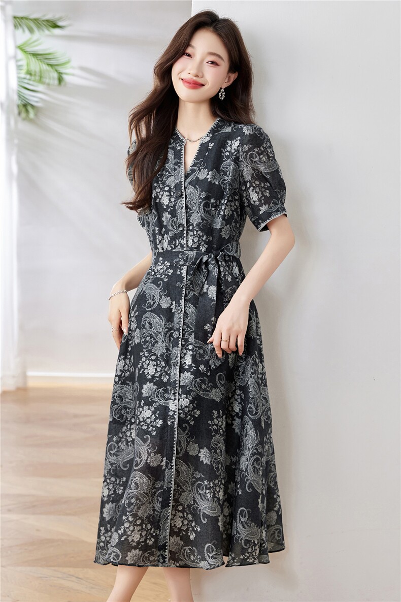 法式漂亮独特连衣裙女夏气质2025新款V领复古收腰高级感赫本风,女装连衣裙,布芭啦