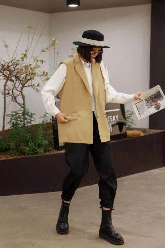 新款后背刺绣毛边马甲，女装马夹，C&B