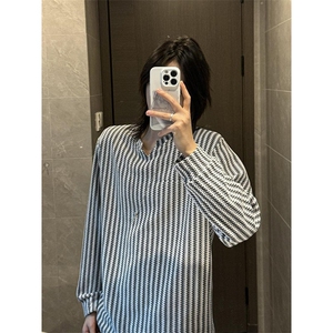 美式高街千鸟格子长袖T恤男女亨利V领英伦雅痞休闲宽松长袖打底衫图片
