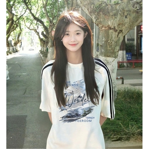 抖音得物高品质二开240克宽松纯棉美式潮牌三条杠织带短袖T恤图片