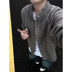 灰色
