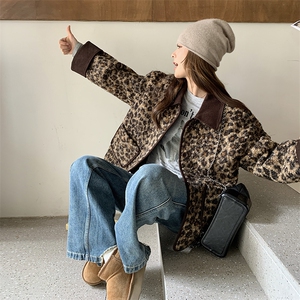 灯芯绒翻领拼接豹纹羊羔毛皮毛一体外套女秋冬2024新款机车服棉服图片