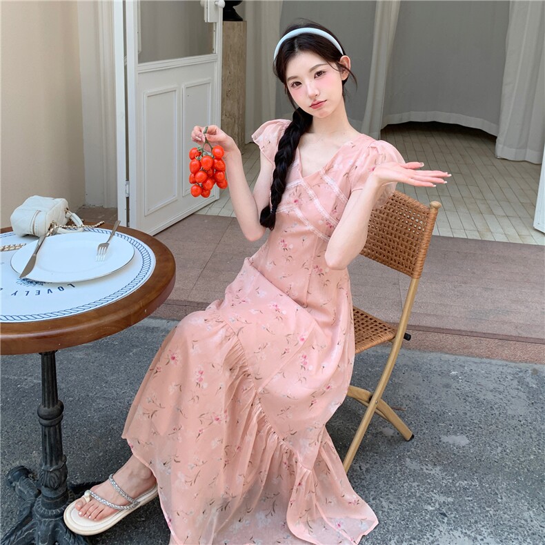 温柔风粉色碎花连衣裙女夏新款法式复古显瘦超仙绝美鱼尾拼接长裙图片
