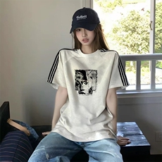 抖音得物品质二开240克宽松纯棉美式潮牌印花三条杠中性风短袖T恤，男装T恤，电商A486