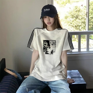 抖音得物品质二开240克宽松纯棉美式潮牌印花三条杠中性风短袖T恤图片