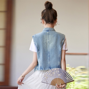 现货2024春季新款无袖百搭牛仔马甲新中式坎肩马甲外套女刺绣上衣图片