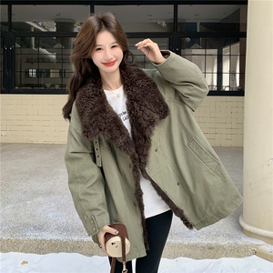 2026冬季复古羊羔毛翻领工装派克羽绒服2C212-G209-P295-K438图片