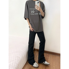 黑色