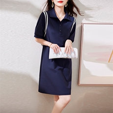 藏青色
