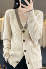 25秋冬开衫女V领拼色扭花长袖外套毛衣宽松带兜羊绒衫，女装羊毛衫，大美人高端店