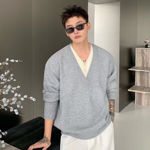 韩系假两件拼接V领毛衣男款秋季高智感慵懒针织衫老钱风复古外套图片