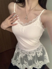 纯欲风V领蕾丝氛围感吊带背心女带胸垫内搭屁帘拼接网纱无袖上衣，女装背心吊带，梦白服饰厂