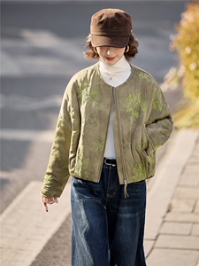 水衣源889款刺绣带围脖短款夹棉棉服外套女图片