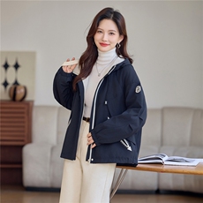 现货!2025年冬季时尚宽松连帽刺绣加绒加厚女外套，女装棉衣/棉服，依恋蒂丝