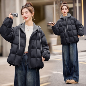 90%白鸭绒2025年冬季圆领宽松羽绒服外套图片