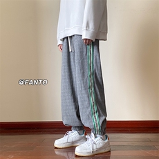 灰色