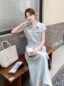 2026夏季浅蓝色短袖翻领衬衫连衣裙女新款简约气质系带收腰长裙子图片
